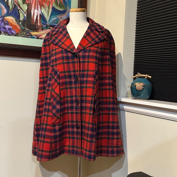 Red Plaid Pendleton Cape / Vintage 70s NOS Gorgeous!  One size Rare! Timeless ! - Picture 1 of 15